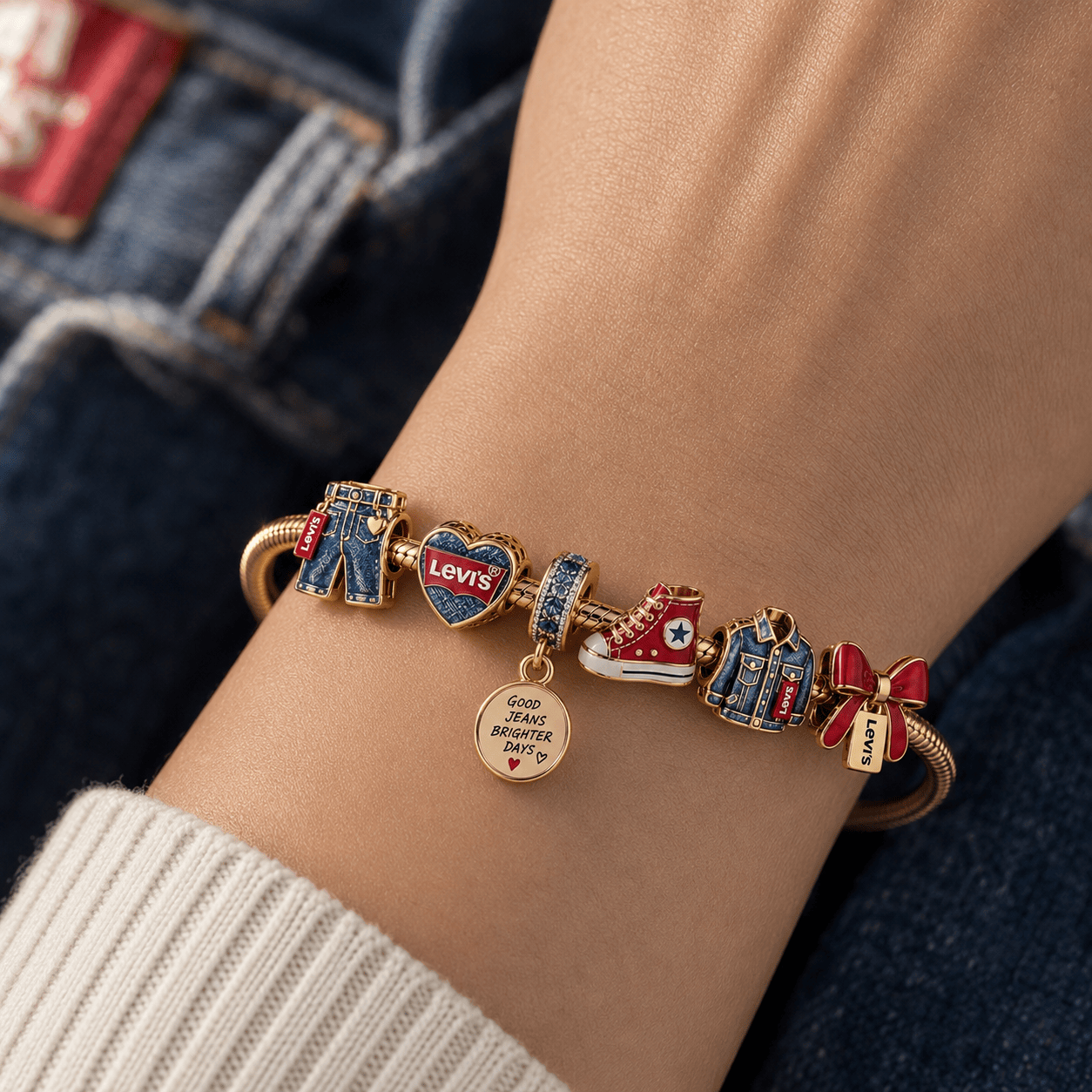 LEVI'S Gold Charm Bracelet Set TTN