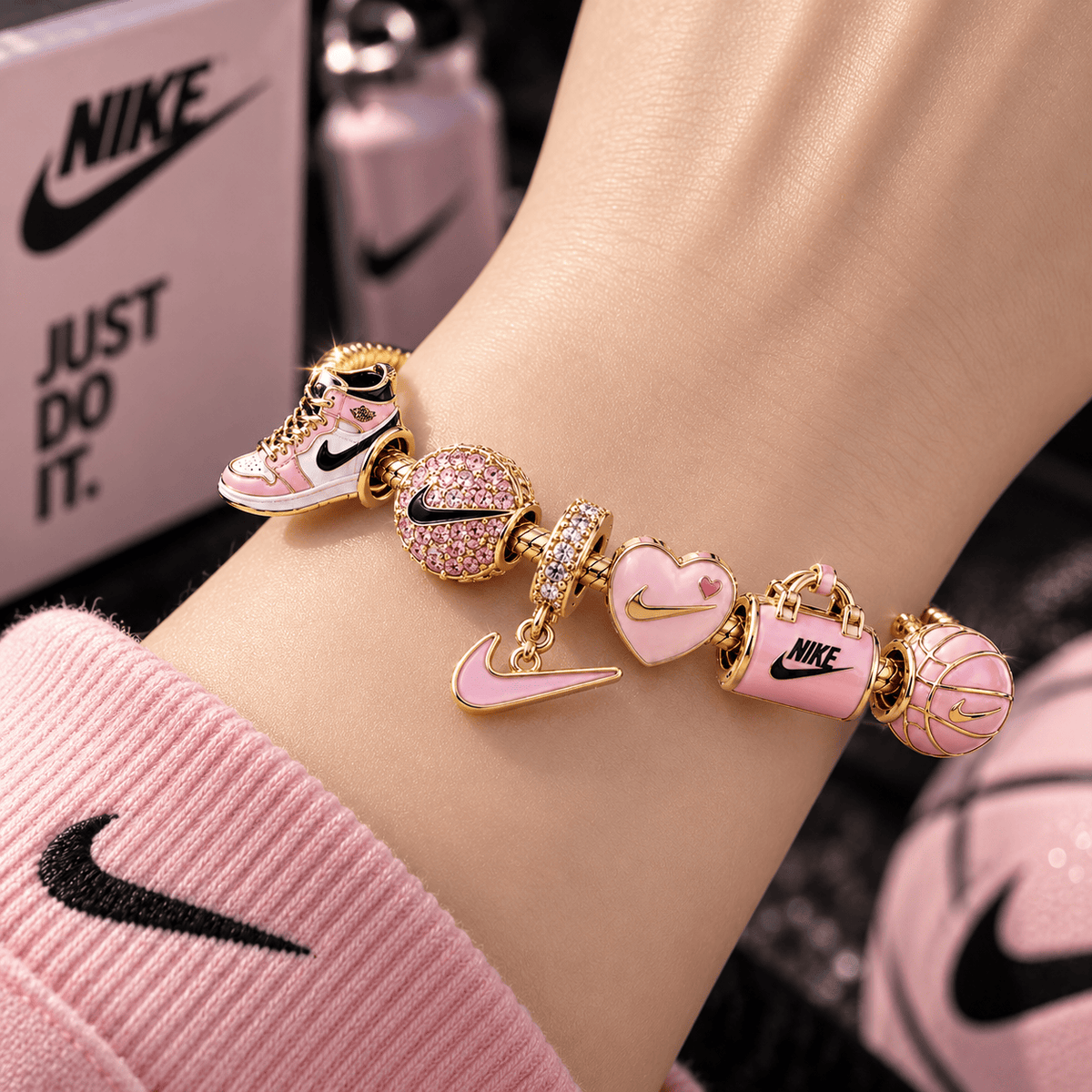 NIKE Gold Charm Bracelet Set TTN