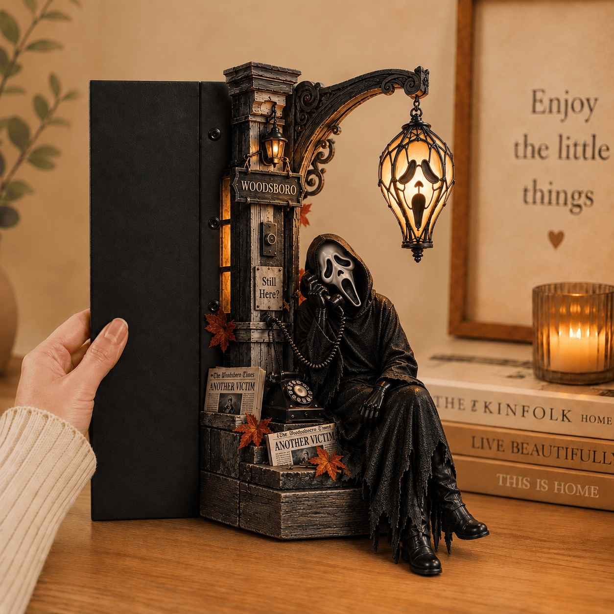 Premium SCRE Bookshelf Figurines Lamp NTNA