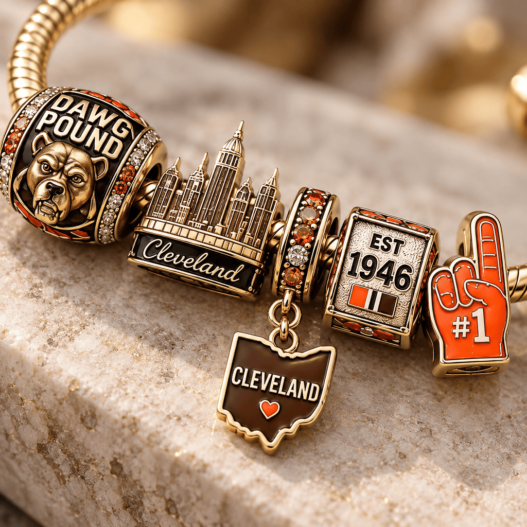 CLVB Gold Charm Bracelet Set PTT